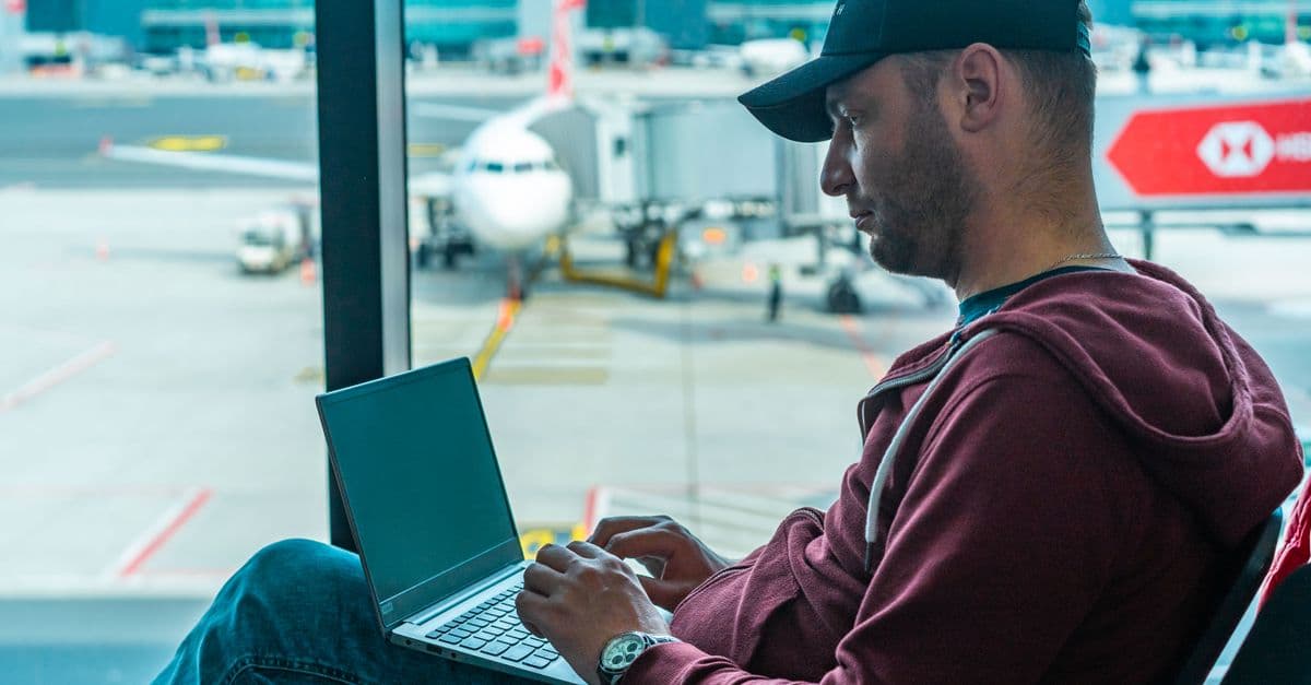 How to Connect to Toronto Pearson WiFi (YYZ): Free Internet Guide (2026)